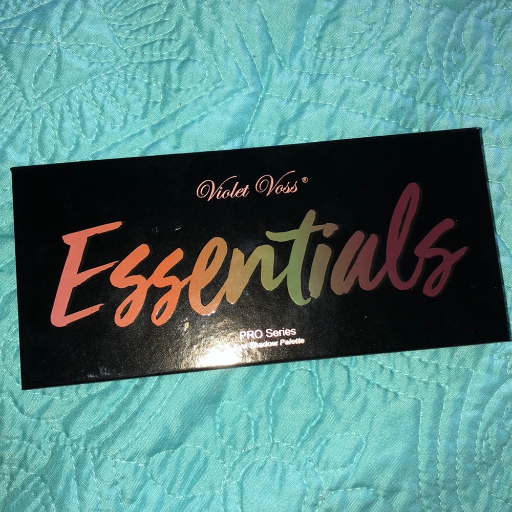 Violet Voss eyeshadow pallet